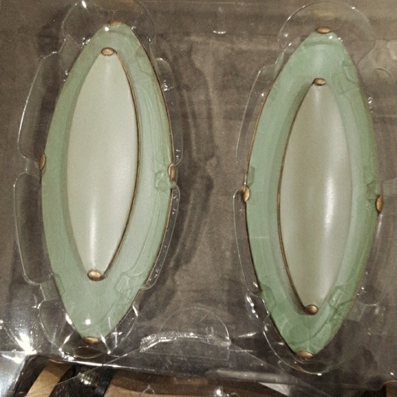 Alexander Julian Drapery Hardware Sage/Bronze Amulet Finial Set New in Box - Picture 1 of 2